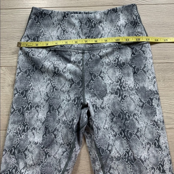 SPIRITUAL GANGSTER Essential High-rise Snake Print Leggings In Tonal Snake - Picture 9 of 12